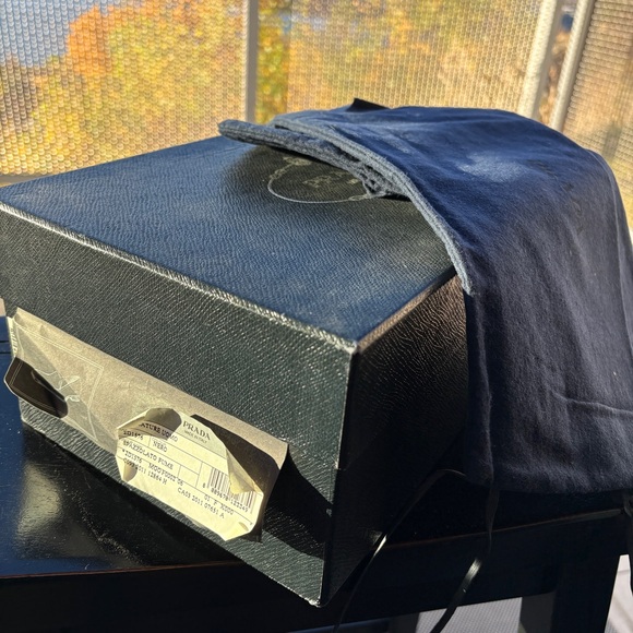 Prada black leather loafer - Picture 5 of 5